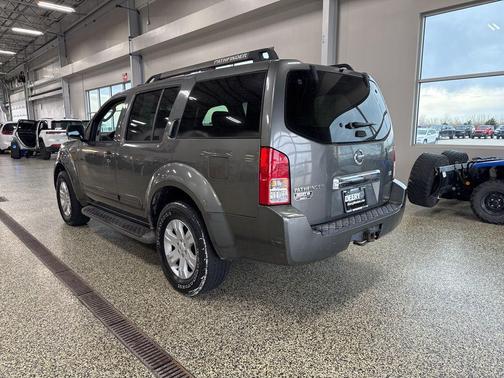2007 Nissan Pathfinder LE