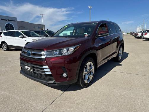 Maroon 2018 Toyota Highlander Hybrid Limited
