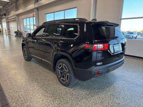 Diamond Black Crystal Pearlcoat 2026 Jeep Cherokee Limited