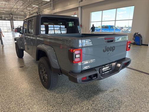 2025 Jeep Gladiator Sport S