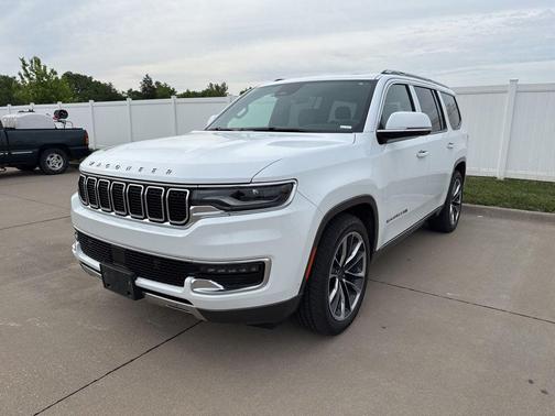Bright White Clearcoat 2022 Jeep Wagoneer Series III
