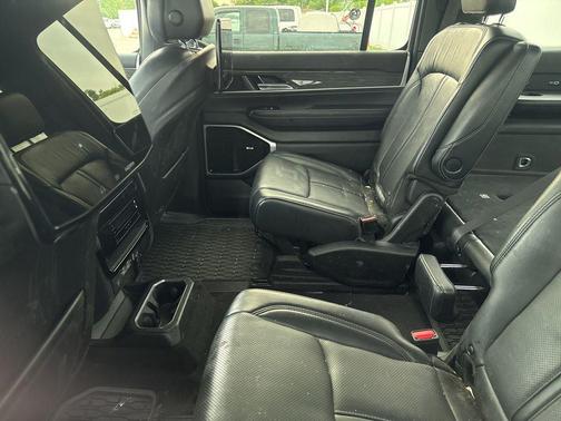 Bright White Clearcoat 2022 Jeep Wagoneer Series III