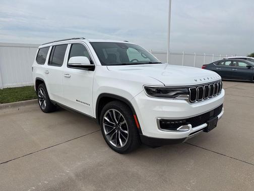 Bright White Clearcoat 2022 Jeep Wagoneer Series III