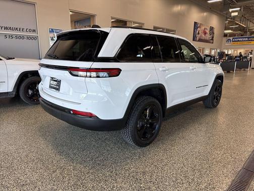 2023 Jeep Grand Cherokee Altitude
