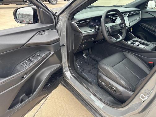 Sting-Gray Clearcoat 2026 Jeep Cherokee Overland