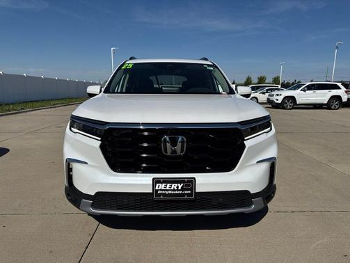 White 2025 Honda Pilot Elite