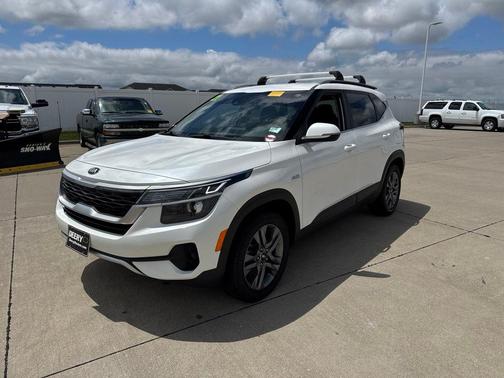 Snow White Pearl 2021 Kia Seltos S