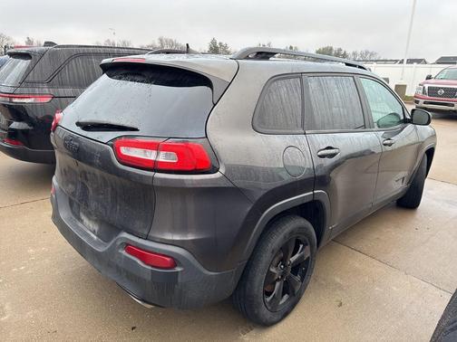 2016 Jeep Cherokee Altitude