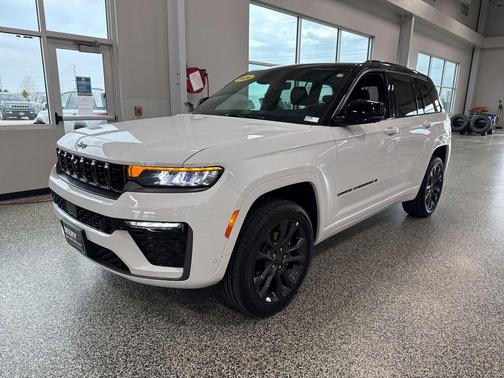 Bright White Clearcoat 2026 Jeep Grand Cherokee Limited