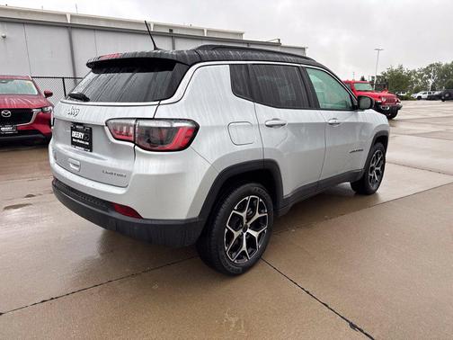 Silver Zynith Metallic Clearcoat 2025 Jeep Compass Limited