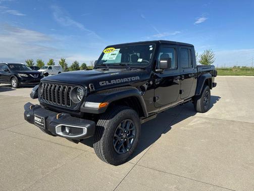Black Clearcoat 2026 Jeep Gladiator 85th Anniversary Edition
