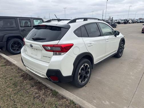 Crystal White Pearl 2023 Subaru Crosstrek Base