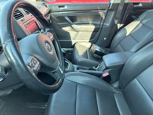 Platinum Gray Metallic 2014 Volkswagen Jetta SportWagen Manual TDI w/Sunroof