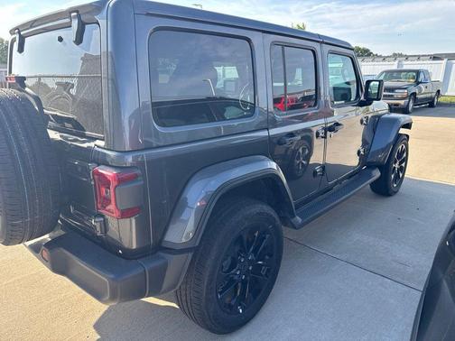 Granite Crystal Metallic Clearcoat 2025 Jeep Wrangler 4xe Sahara
