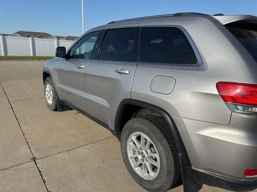 Billet Silver Metallic Clearcoat 2018 Jeep Grand Cherokee Laredo E