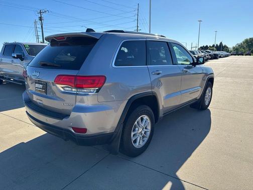 Billet Silver Metallic Clearcoat 2018 Jeep Grand Cherokee Laredo E