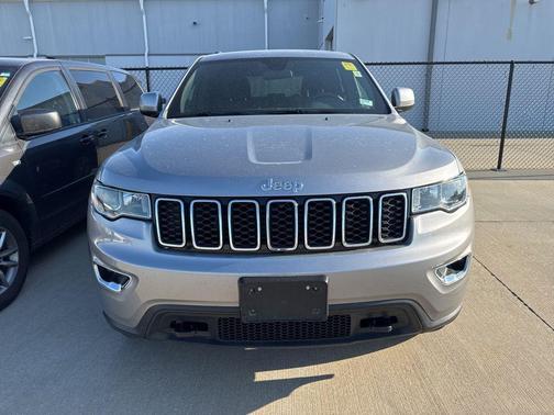 Billet Silver Metallic Clearcoat 2018 Jeep Grand Cherokee Laredo E