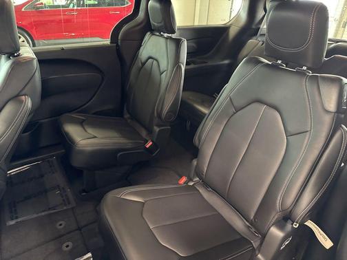 2025 Chrysler Pacifica L