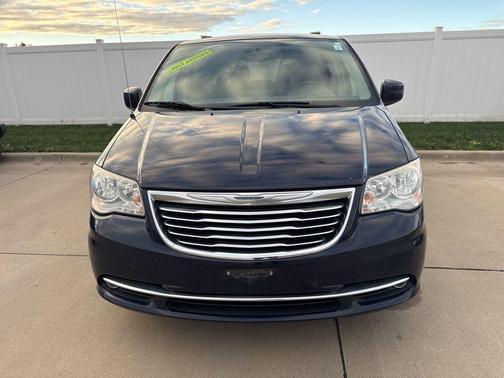 2013 Chrysler Town & Country Touring