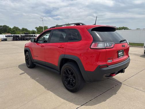 Firecracker Red Clearcoat 2019 Jeep Cherokee Trailhawk Elite