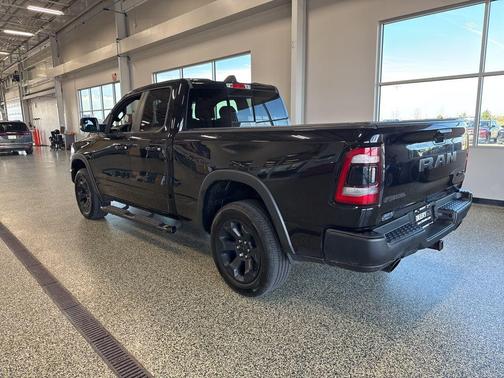 Diamond Black Crystal Pearlcoat 2019 RAM 1500 Rebel