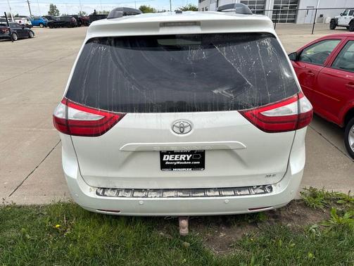 Blizzard Pearl 2015 Toyota Sienna XLE