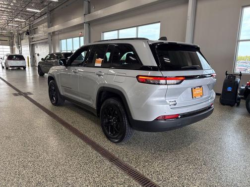 2024 Jeep Grand Cherokee Altitude
