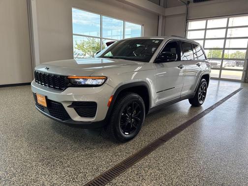 2024 Jeep Grand Cherokee Altitude