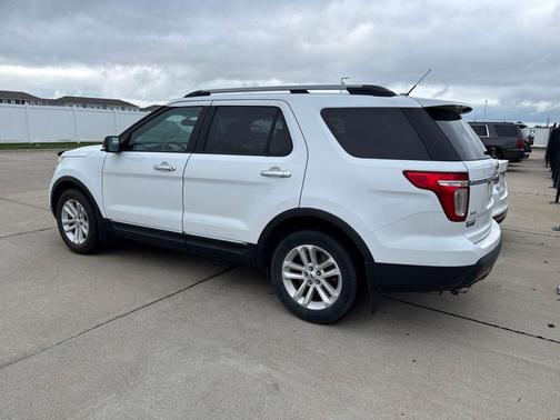 Oxford White 2014 Ford Explorer XLT
