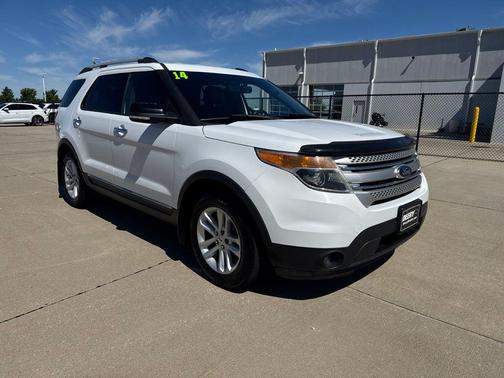 Oxford White 2014 Ford Explorer XLT