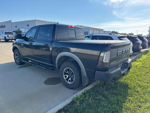 Brilliant Black Crystal Pearlcoat 2016 RAM 1500 Rebel