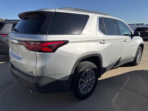 2022 Chevrolet Traverse LT