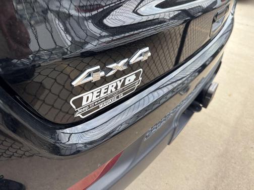 Diamond Black Crystal Pearlcoat 2021 Jeep Compass Limited