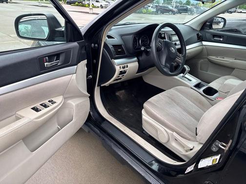 Crystal Black Silica 2013 Subaru Outback 2.5i