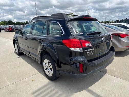Crystal Black Silica 2013 Subaru Outback 2.5i