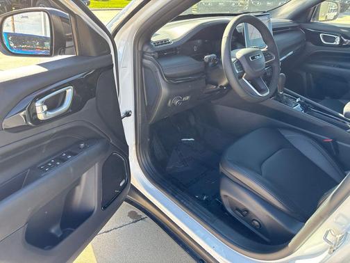 Bright White Clearcoat 2026 Jeep Compass Limited