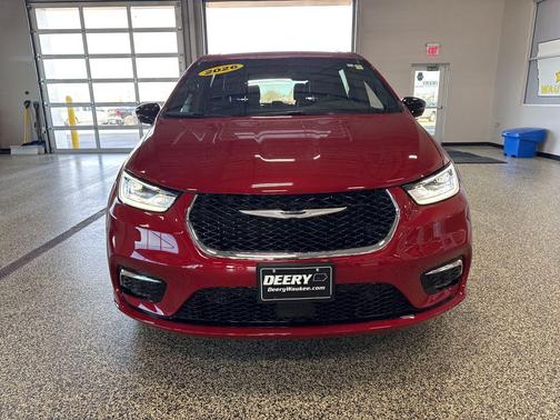 2026 Chrysler Pacifica L