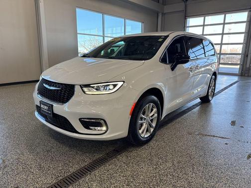 2026 Chrysler Pacifica L