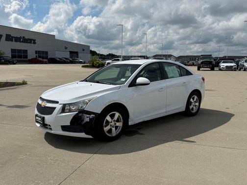 Summit White 2011 Chevrolet Cruze 2LT