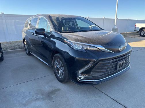 2024 Toyota Sienna XLE