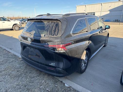 2024 Toyota Sienna XLE