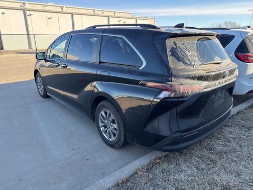 2024 Toyota Sienna XLE