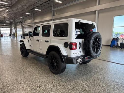 2025 Jeep Wrangler Sahara 4xe