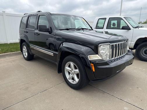 Brilliant Black Crystal Pearlcoat 2012 Jeep Liberty Limited