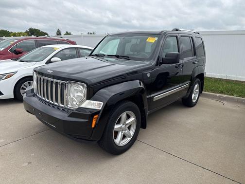 Brilliant Black Crystal Pearlcoat 2012 Jeep Liberty Limited