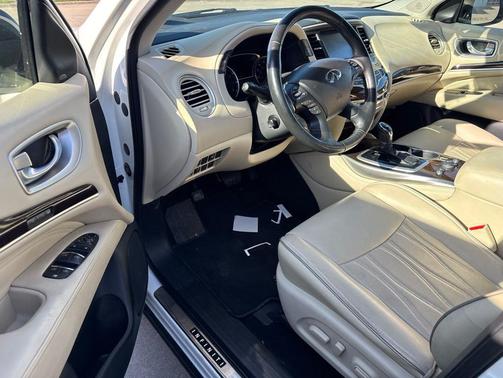 Majestic White 2019 INFINITI QX60 Luxe