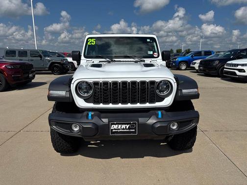 Bright White Clearcoat 2025 Jeep Wrangler 4xe Rubicon