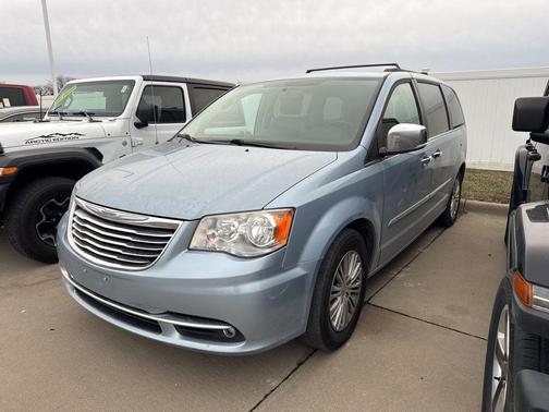 2013 Chrysler Town & Country Touring-L