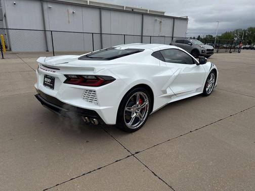 Arctic White 2025 Chevrolet Corvette Stingray w/3LT