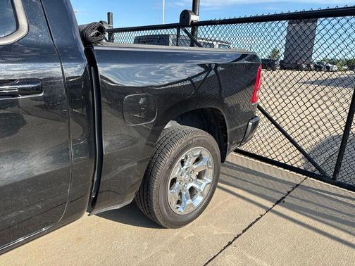 Diamond Black Crystal Pearlcoat 2022 RAM 1500 Big Horn/Lone Star